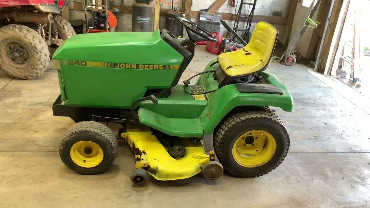 John Deere 240 Lawn Tractor Operator's Manual
